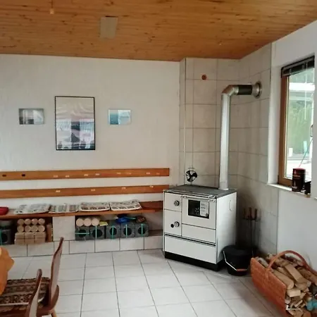 Gemuetliche Mit Terrasse * Milbitz